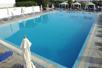 Saint George Hotel 라도스 외부 사진